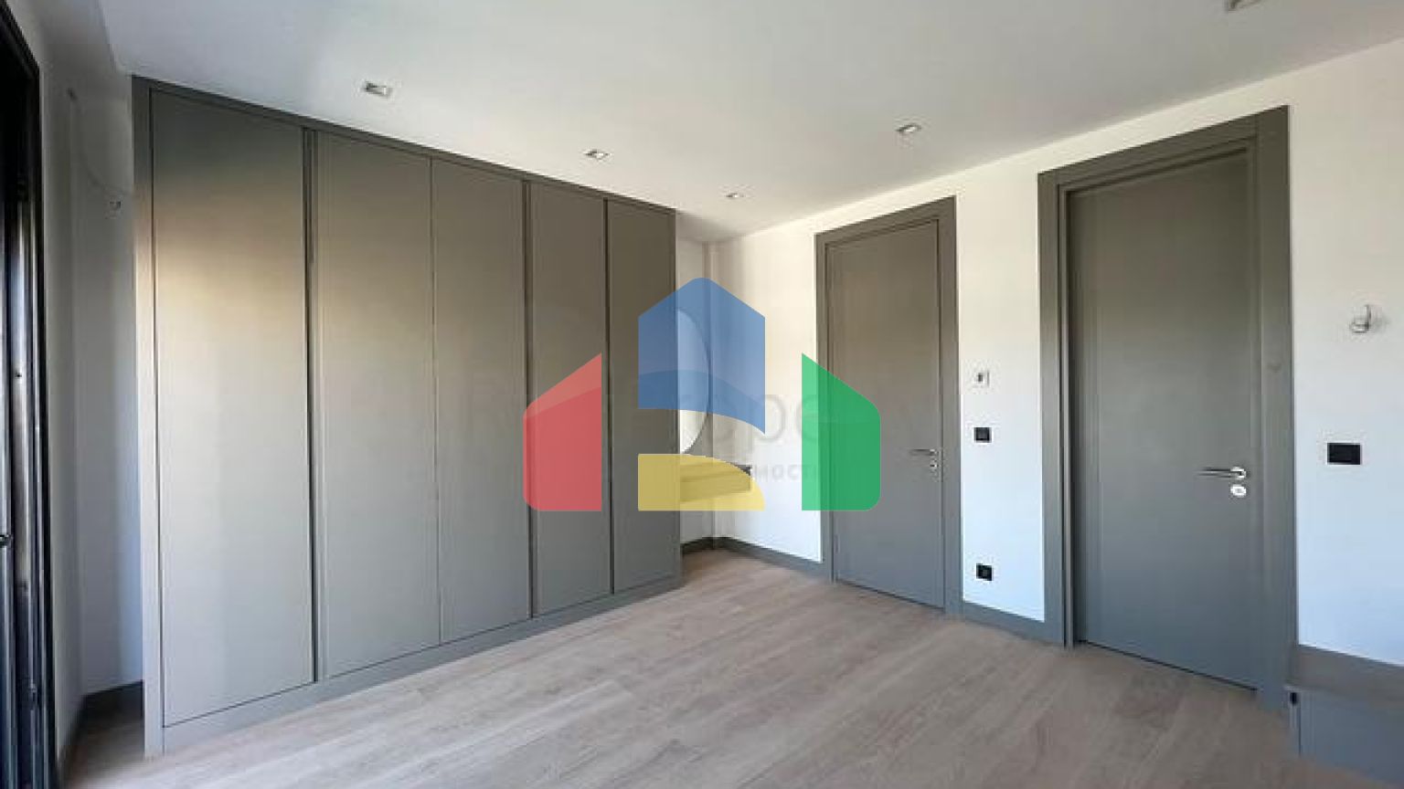 Відокремлені вілли з видом на море