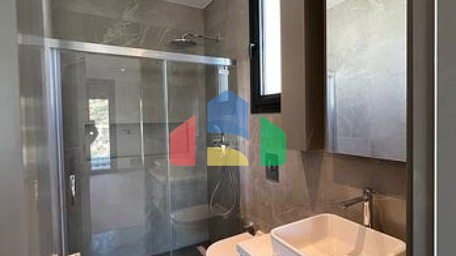 Відокремлені вілли з видом на море