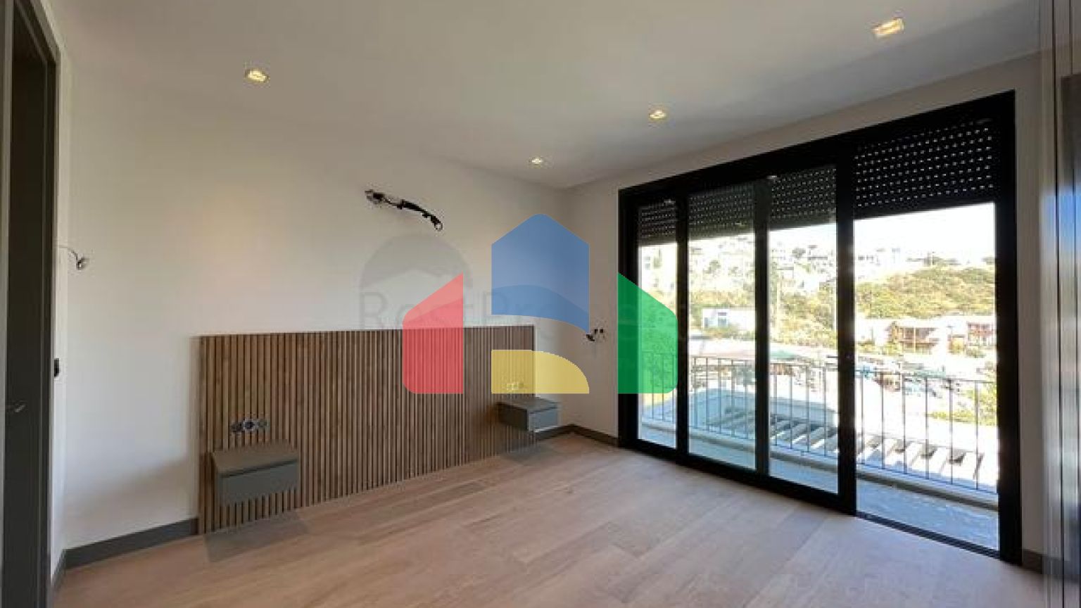 Відокремлені вілли з видом на море