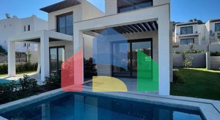 Відокремлені вілли з видом на море