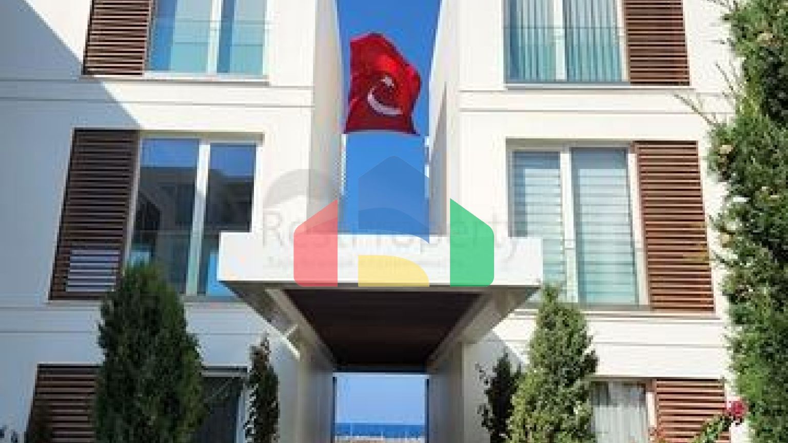 Пентхаус 4+1 в комплексе на первой береговой линии в красивой бухте Кючюкбюк, Бодрум