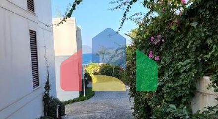 Пентхаус 4+1 в комплексе на первой береговой линии в красивой бухте Кючюкбюк, Бодрум