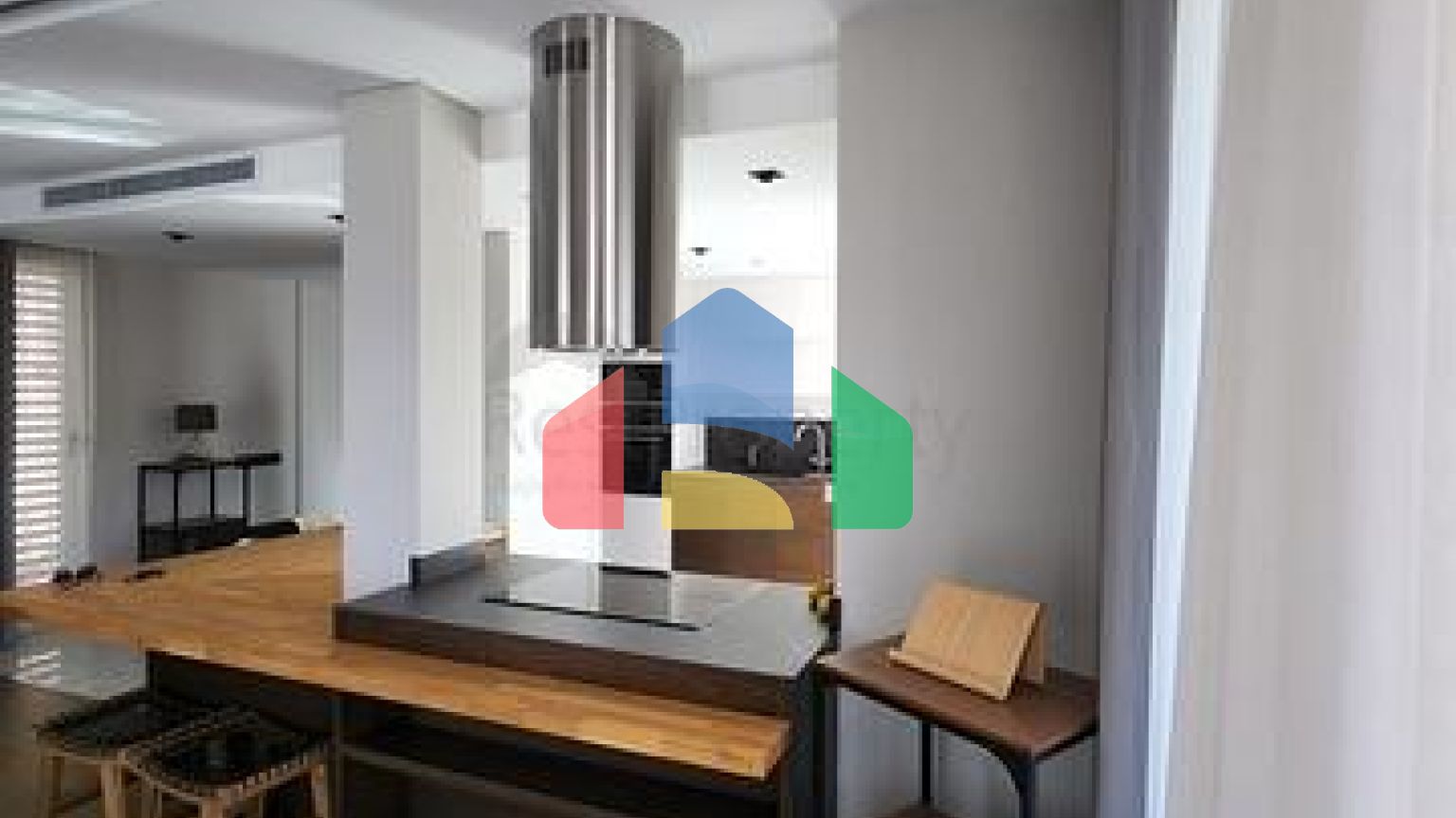 Пентхаус 4+1 в комплексе на первой береговой линии в красивой бухте Кючюкбюк, Бодрум