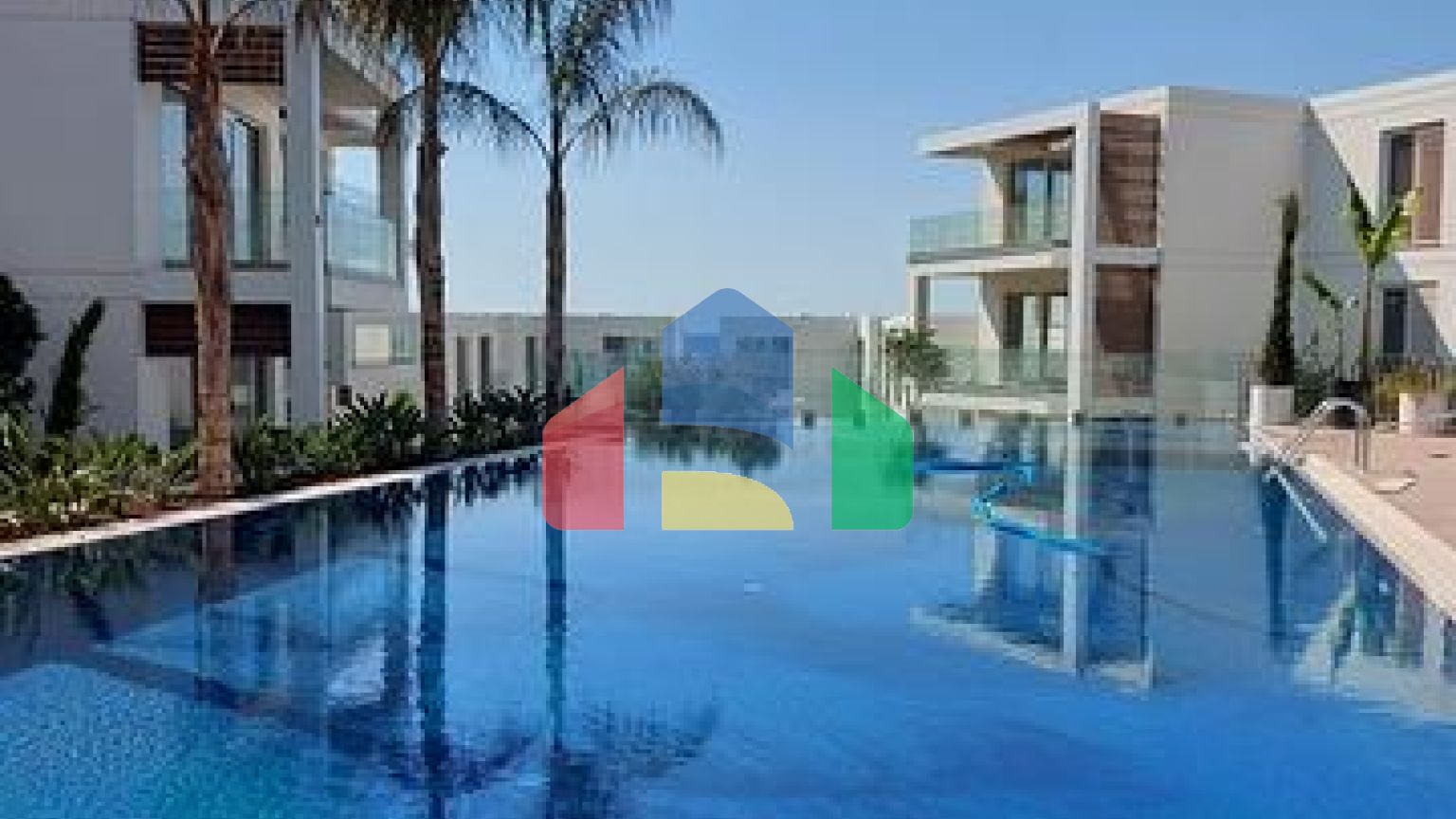 Пентхаус 4+1 в комплексе на первой береговой линии в красивой бухте Кючюкбюк, Бодрум