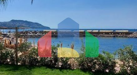 Пентхаус 4+1 в комплексе на первой береговой линии в красивой бухте Кючюкбюк, Бодрум