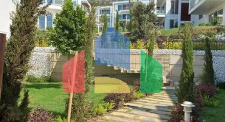 Пентхаус 4+1 в комплексе на первой береговой линии в красивой бухте Кючюкбюк, Бодрум