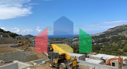 Камменые виллы  с видом на море и на историческую "Пиратскую" деревню"