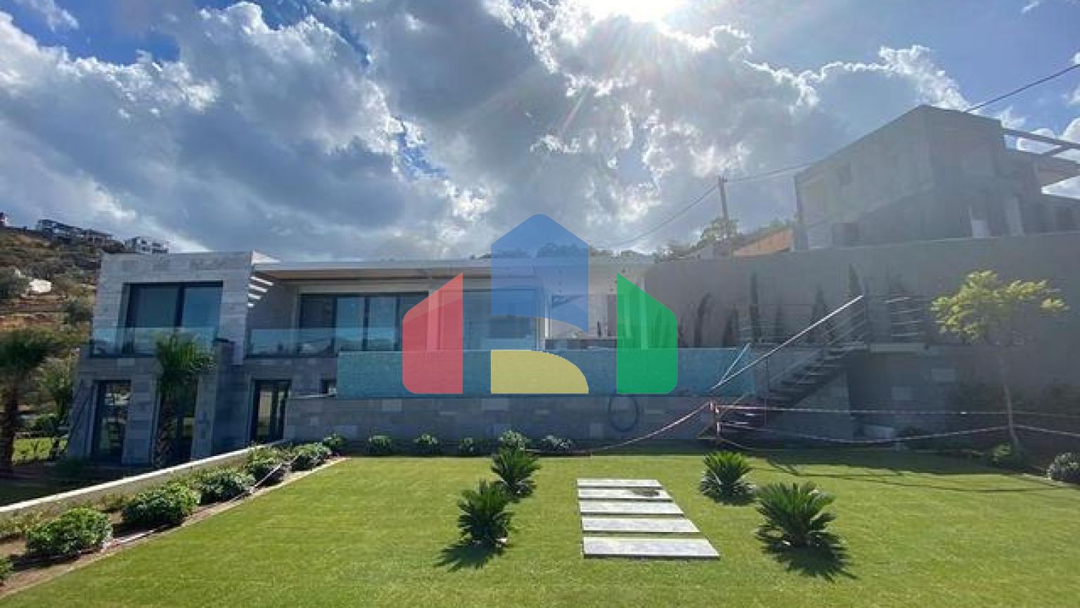 Комфортні і просторі вілли з панорамним видом!