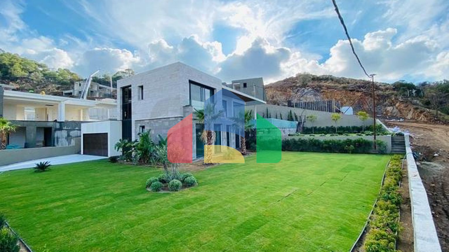 Комфортні і просторі вілли з панорамним видом!