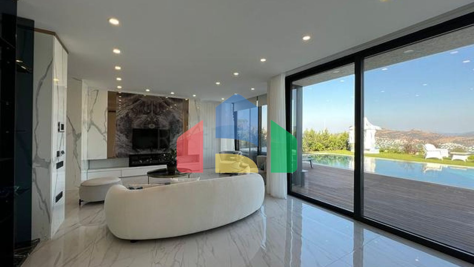 Бутік проект з 8 вілл з шикарним видом на море і гори в раойне Гюндоган