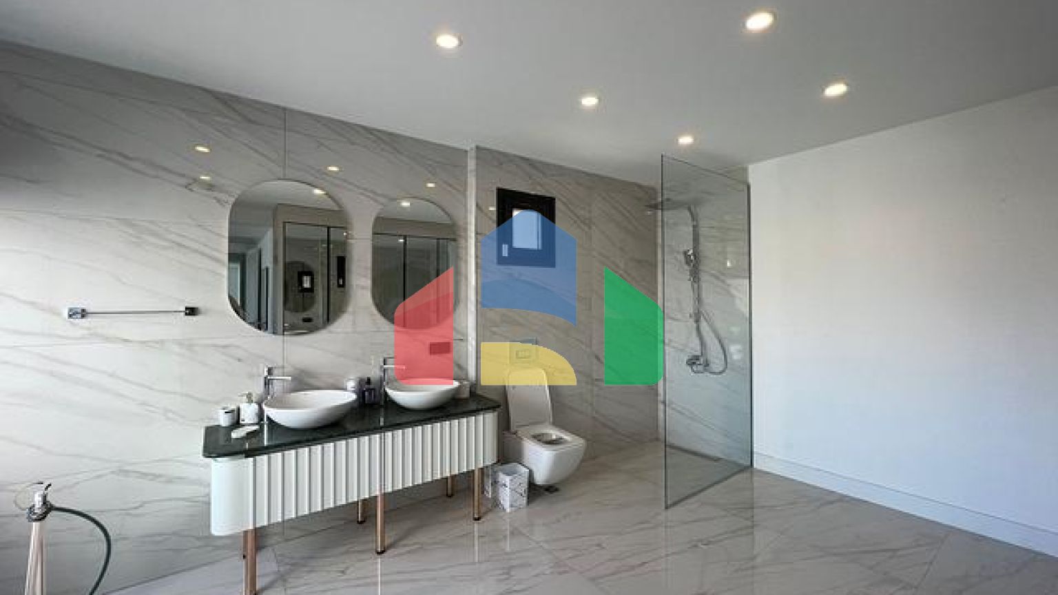 Бутік проект з 8 вілл з шикарним видом на море і гори в раойне Гюндоган