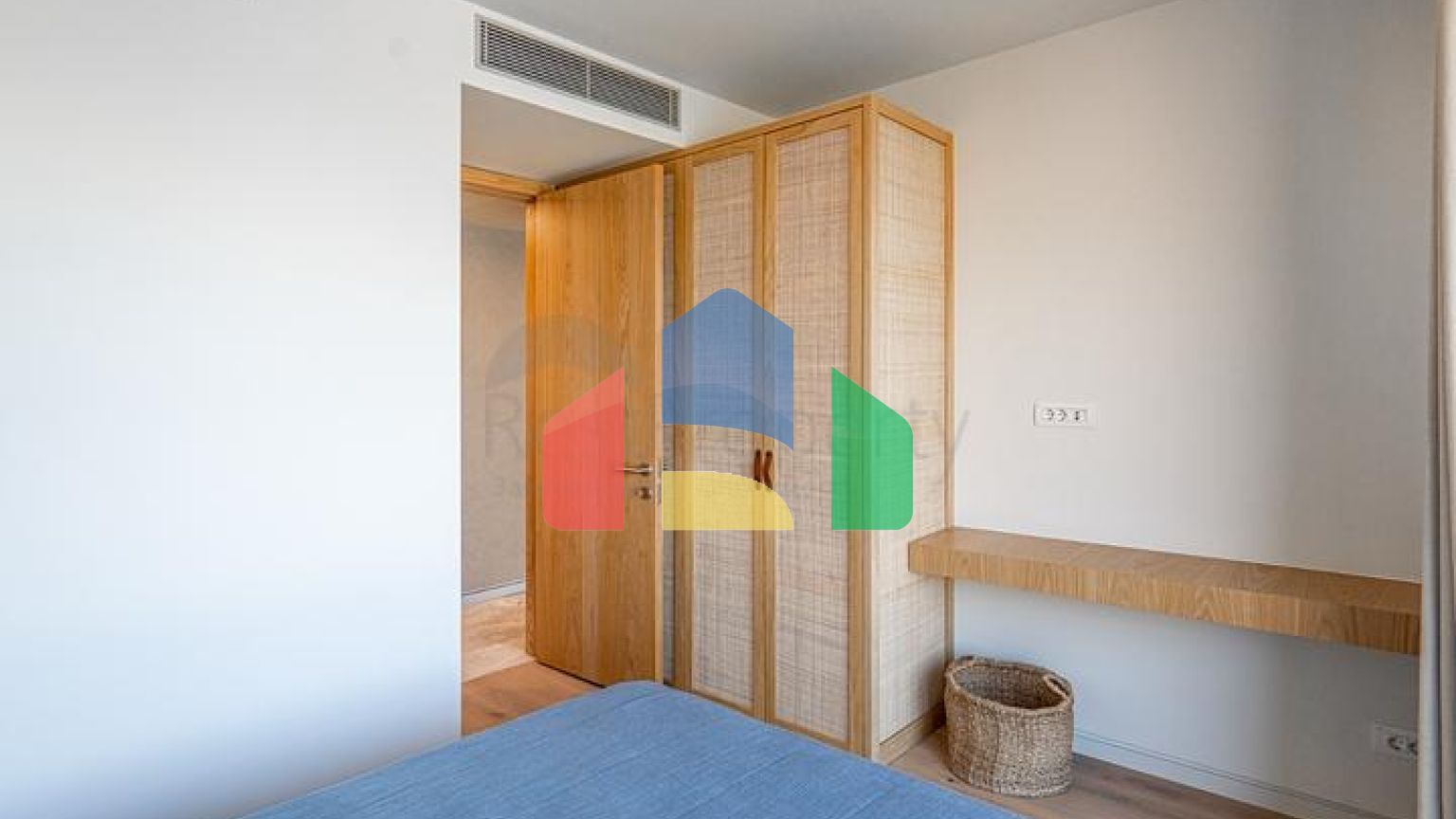 Стильні вілли в сучасному дизайні з видом на море в районі Яликавак