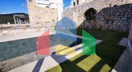 Вілли в мальовничому районі Туркбюкю, в оточення густої зелені.