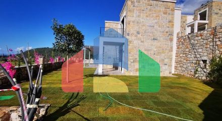 Вілли в мальовничому районі Туркбюкю, в оточення густої зелені.