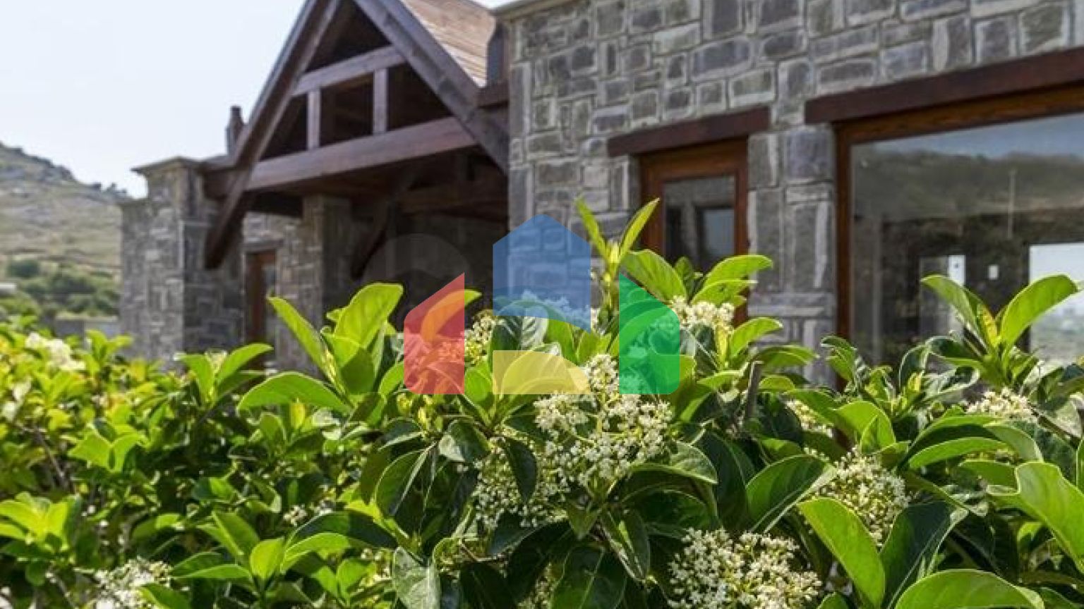 Елітні вілли з каменю в історичному місці