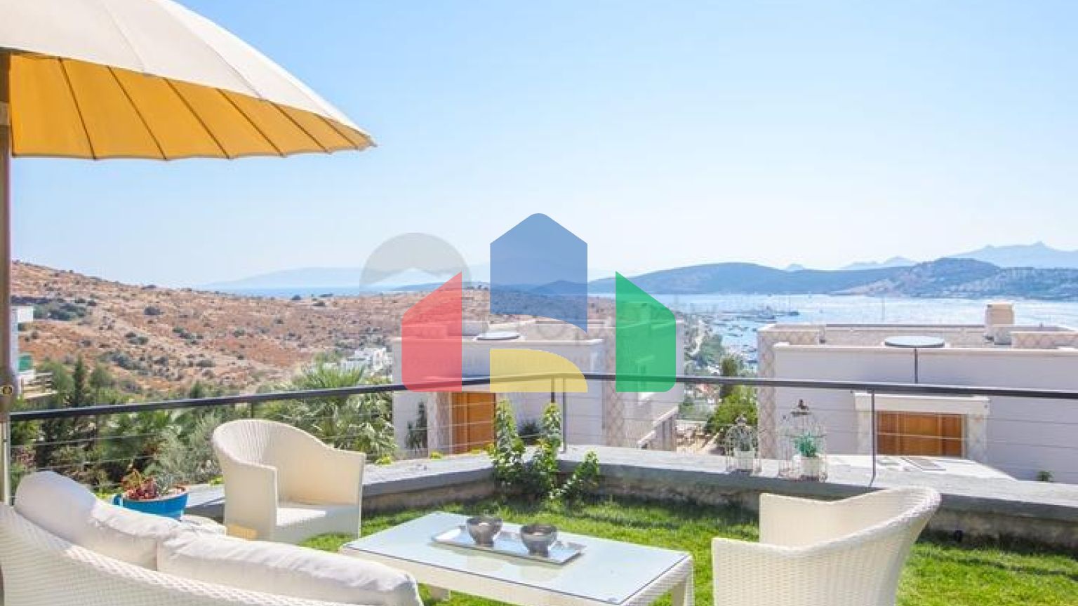 Доступные квартиры в центре Бодрума с видом на Море и город!