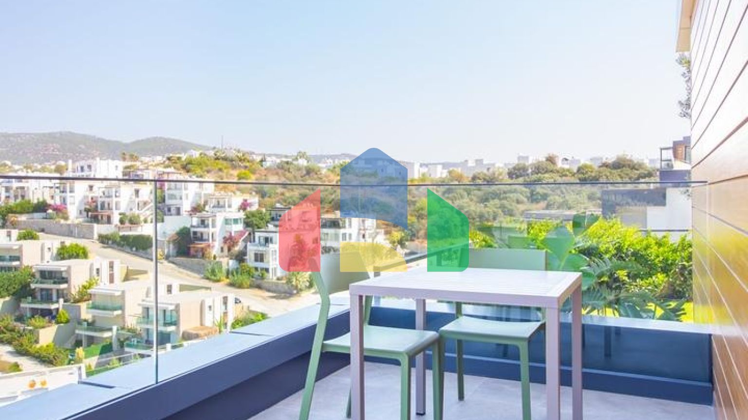 Доступные квартиры в центре Бодрума с видом на Море и город!