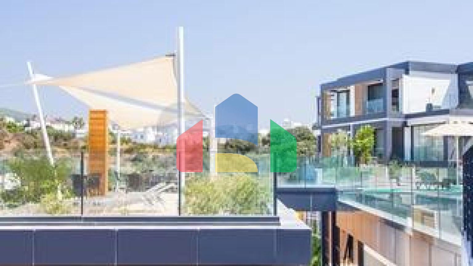 Доступные квартиры в центре Бодрума с видом на Море и город!