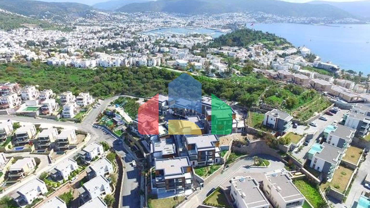 Доступные квартиры в центре Бодрума с видом на Море и город!