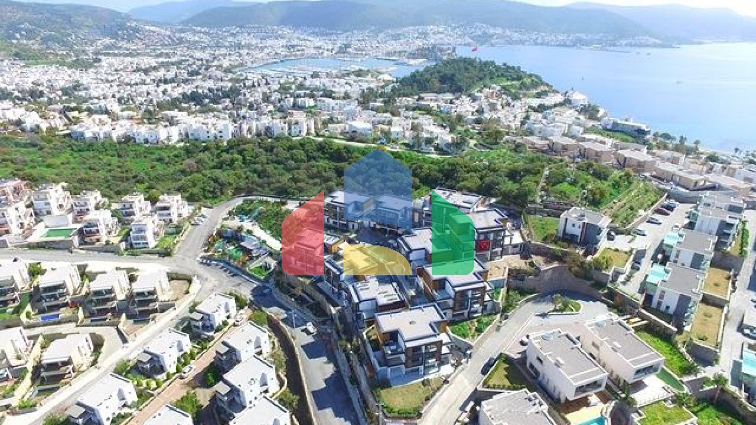 Доступные квартиры в центре Бодрума с видом на Море и город!