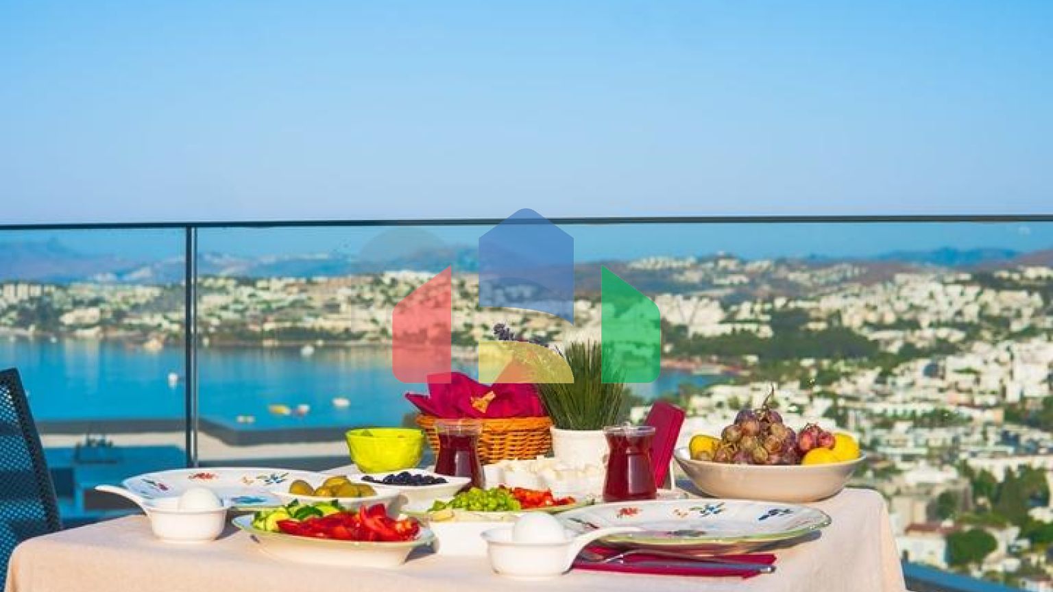 Доступные квартиры в центре Бодрума с видом на Море и город!