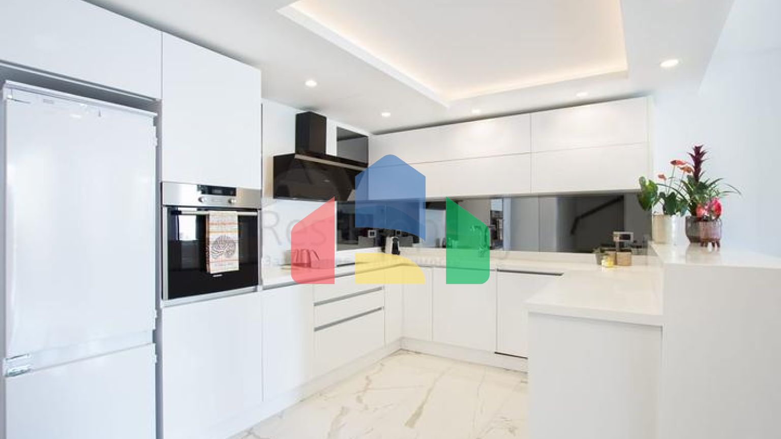 Доступные квартиры в центре Бодрума с видом на Море и город!