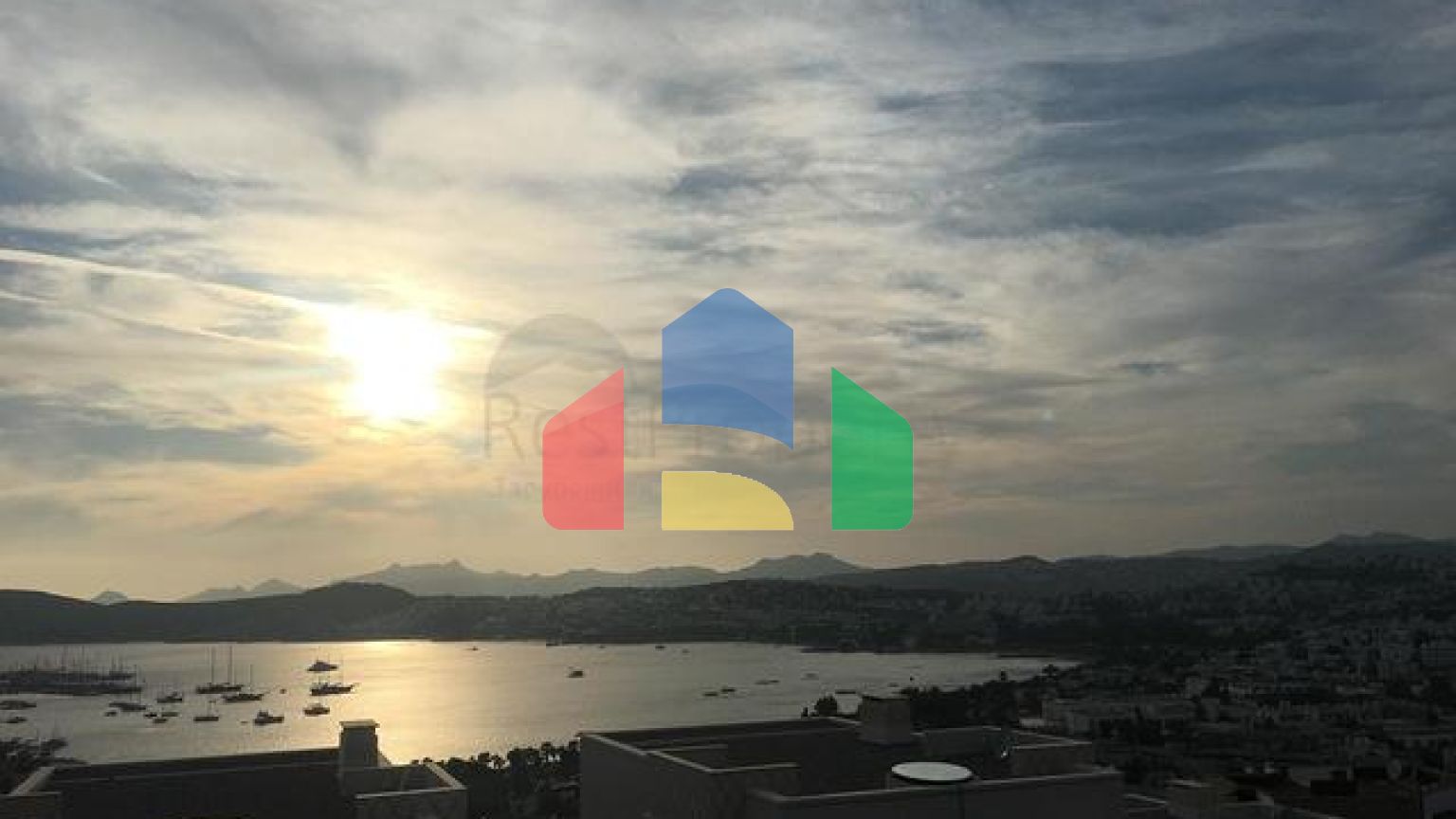 Доступные квартиры в центре Бодрума с видом на Море и город!