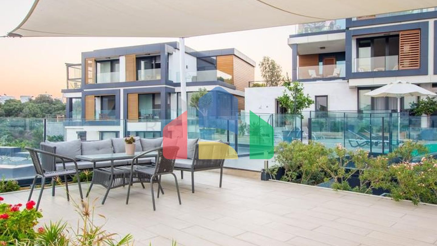 Доступные квартиры в центре Бодрума с видом на Море и город!