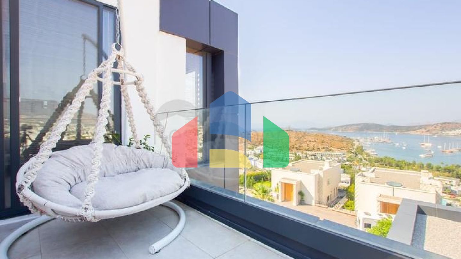 Доступные квартиры в центре Бодрума с видом на Море и город!