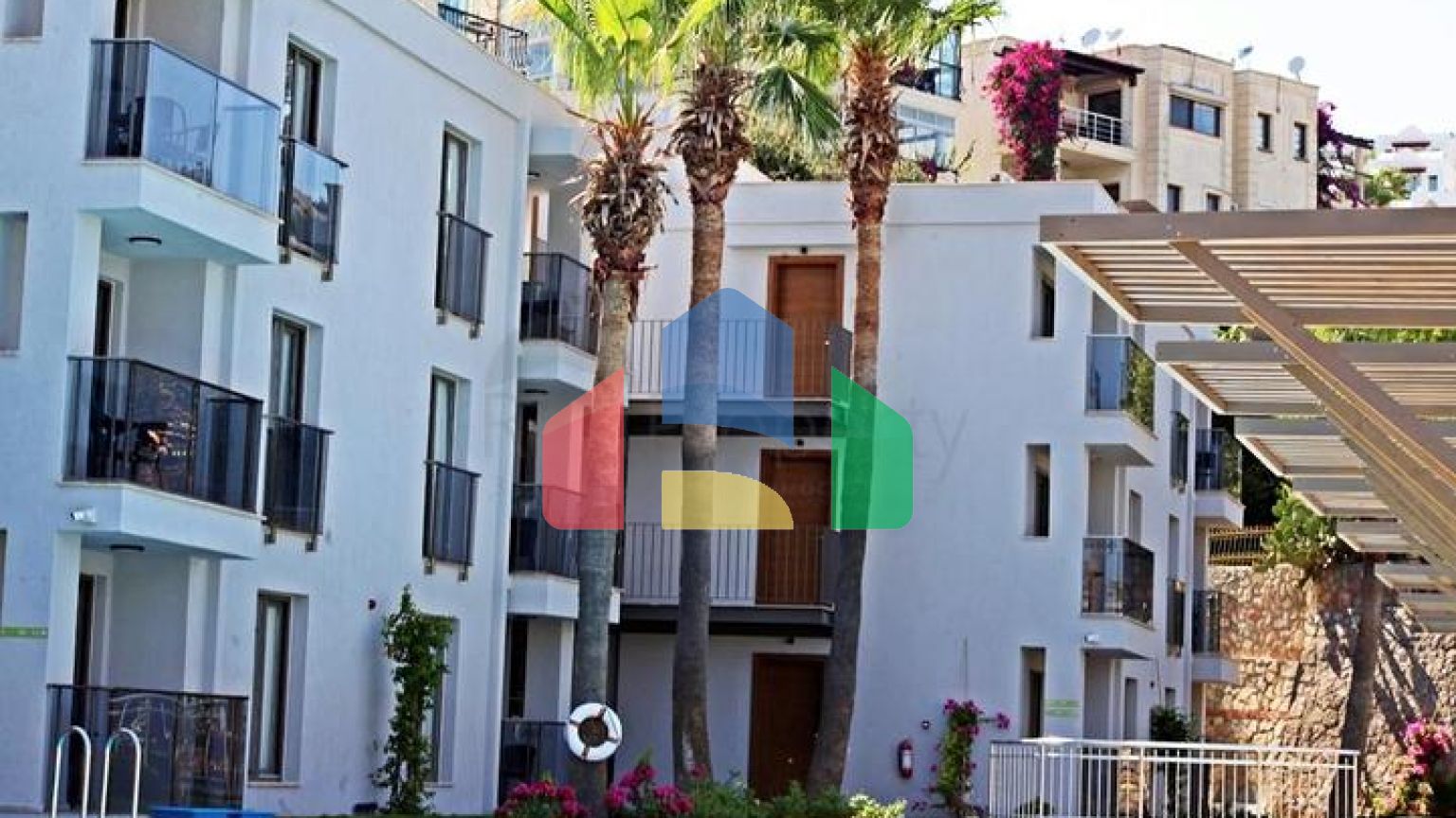 Представляем уникальный бутик-апарт отель, идеально расположенный в одном из популярных туристических районов Бодрума.