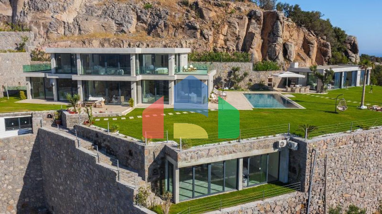 Вілла 5 + 1 з видом на море в Бодрум