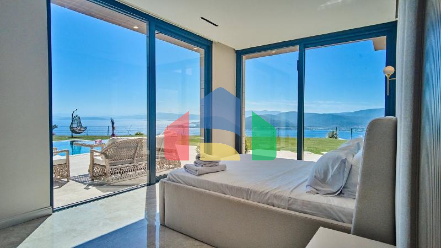 Вілла 5 + 1 з видом на море в Бодрум