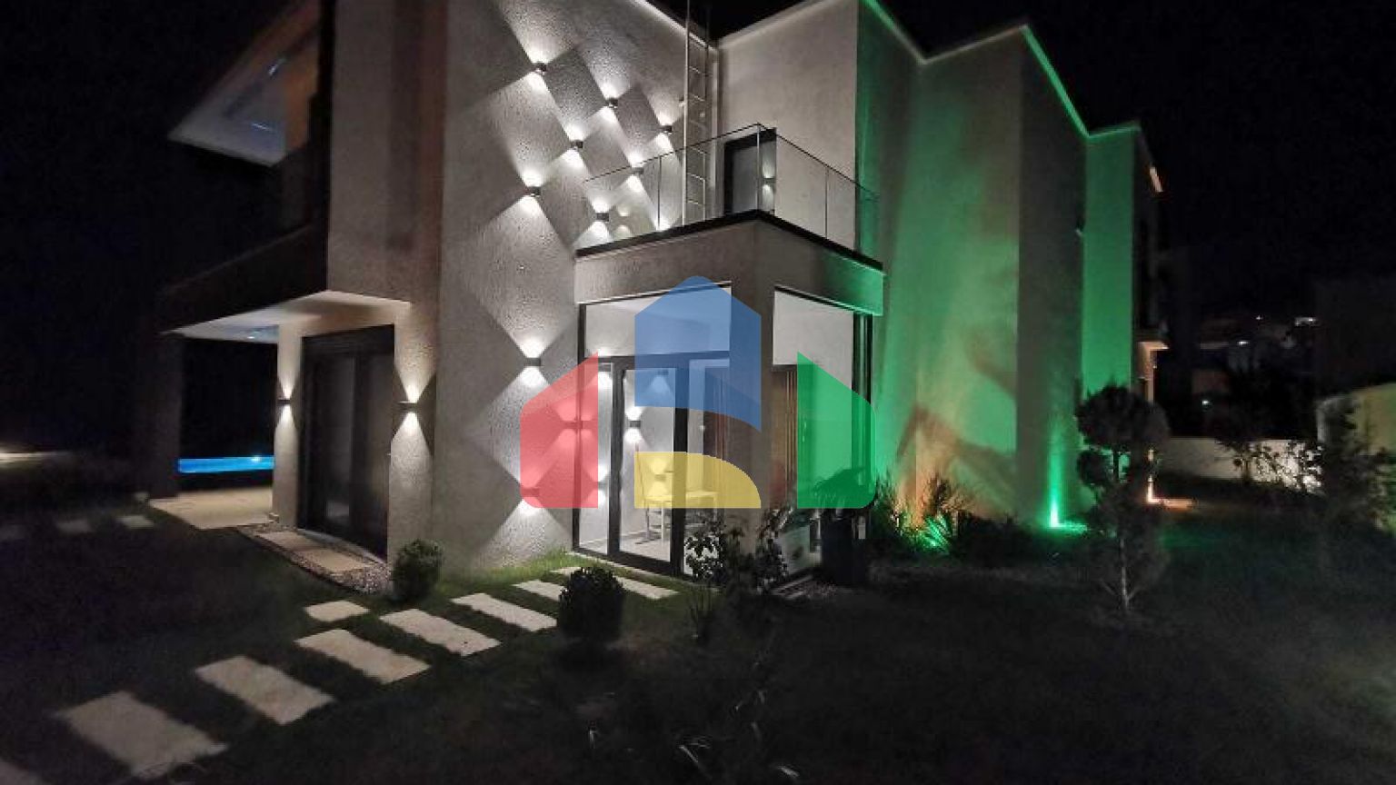 Вилла 5+1 с видом на море в Бодрум