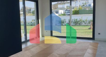 Вилла 5+1 с видом на море в Бодрум