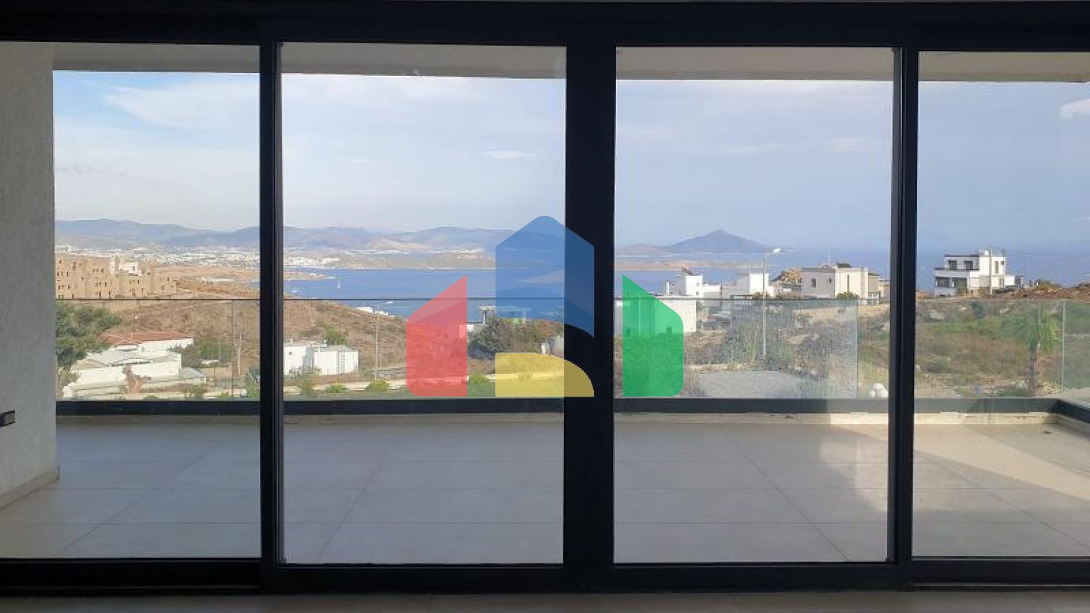 Вилла 5+1 с видом на море в Бодрум