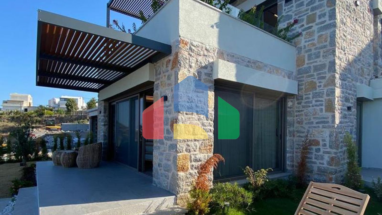 Вилла 4+1 с видом на море в Бодрум