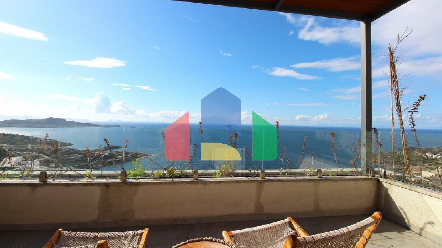 Вилла 4+1 с видом на море в Бодрум