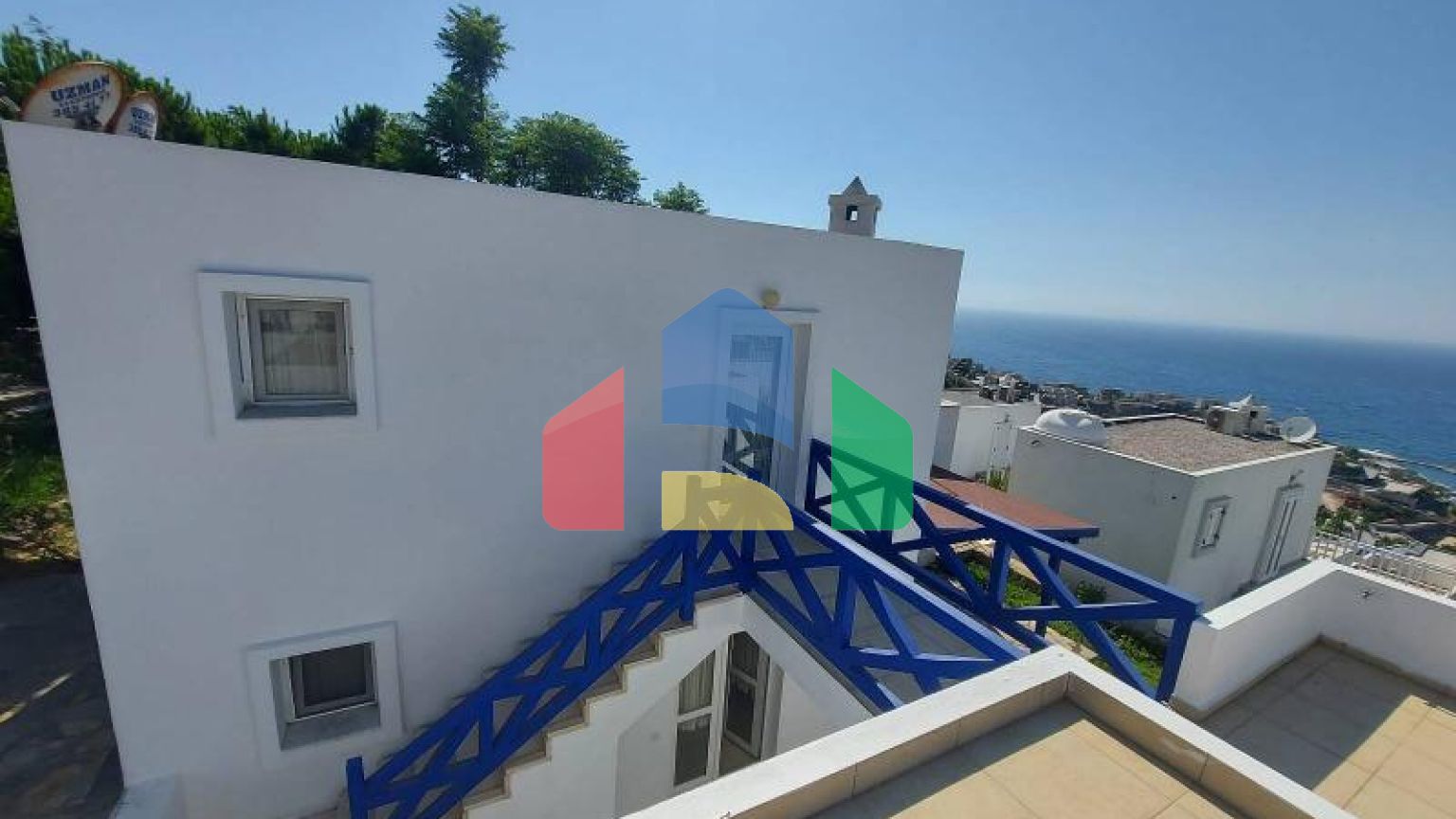 Вилла 3+1 с видом на море в Бодрум