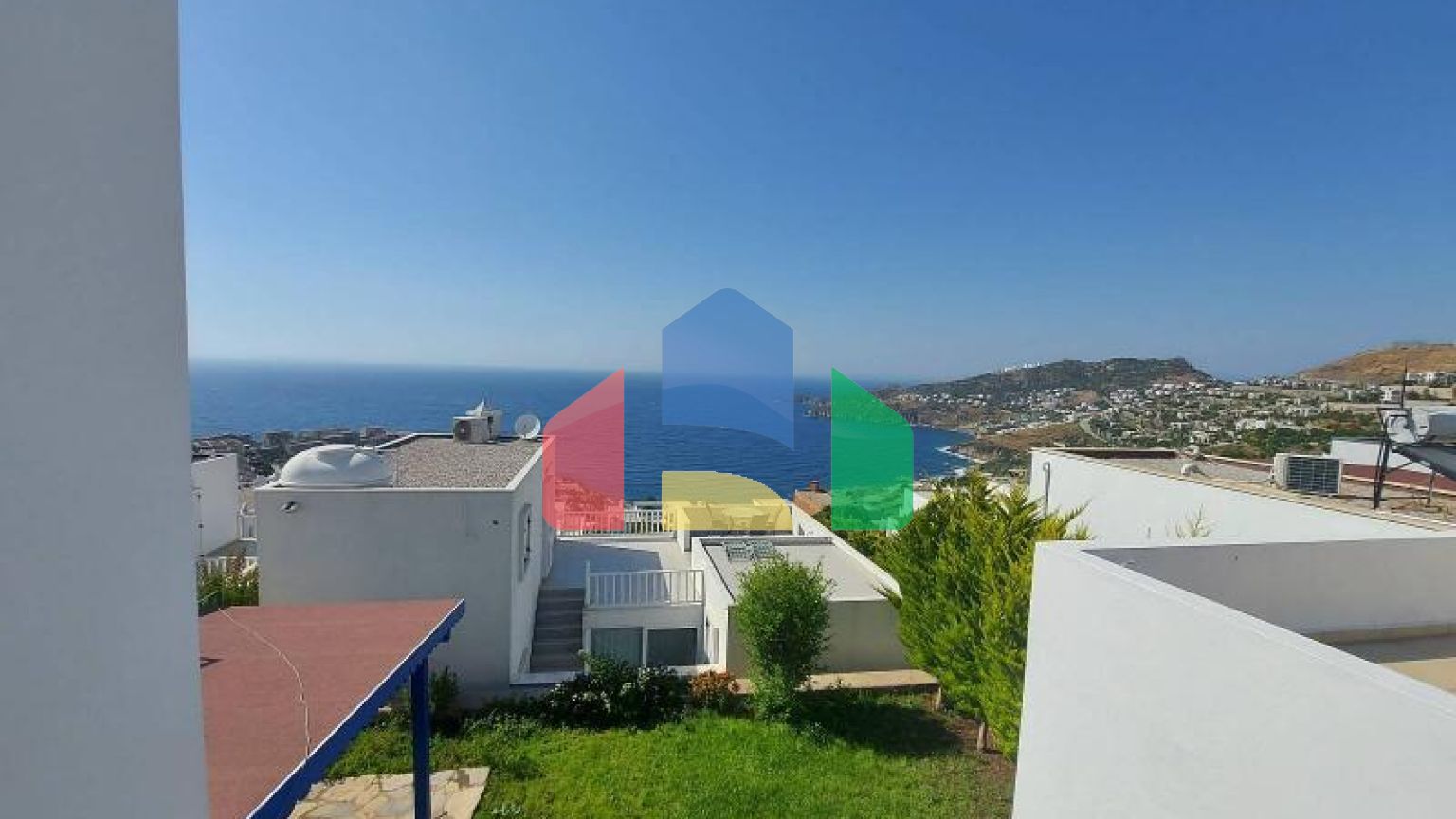 Вилла 3+1 с видом на море в Бодрум