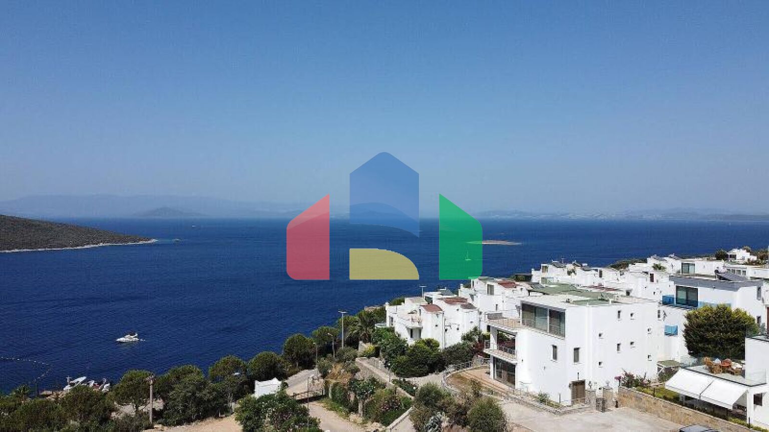 Вилла 3+1 с видом на море в Бодрум