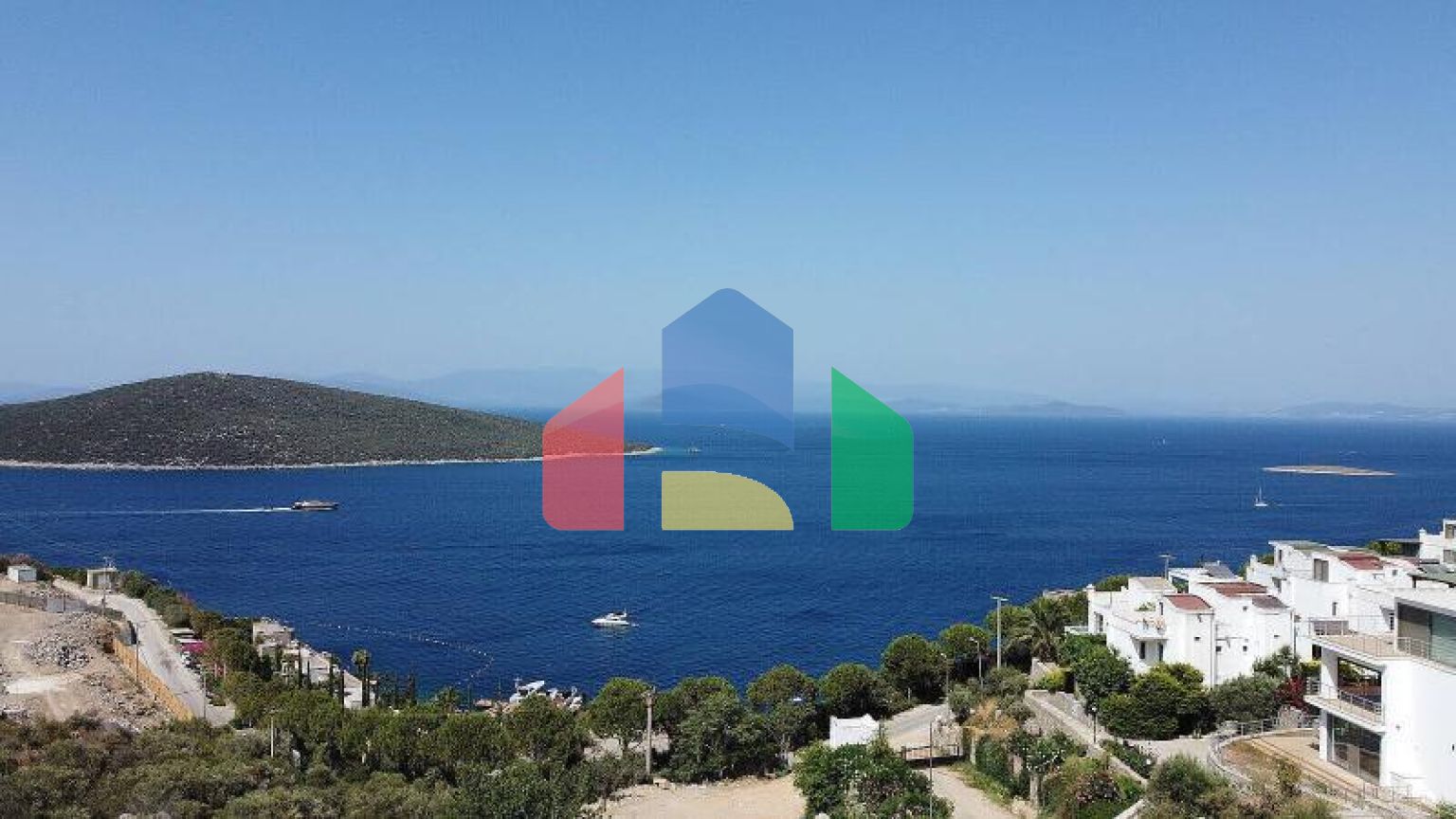 Вилла 3+1 с видом на море в Бодрум