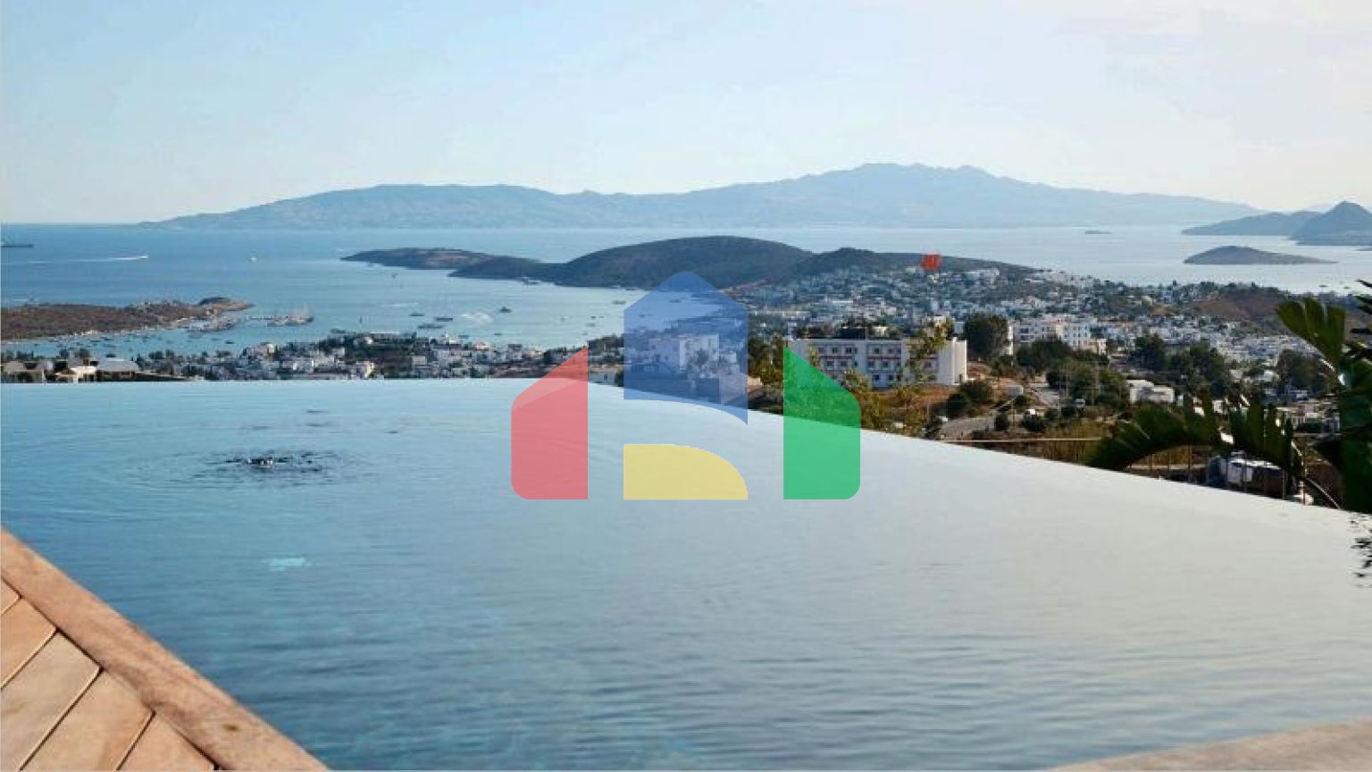 Вилла 5+2 с видом на море в Бодрум