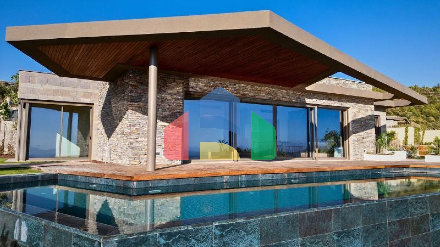 Вилла 5+2 с видом на море в Бодрум