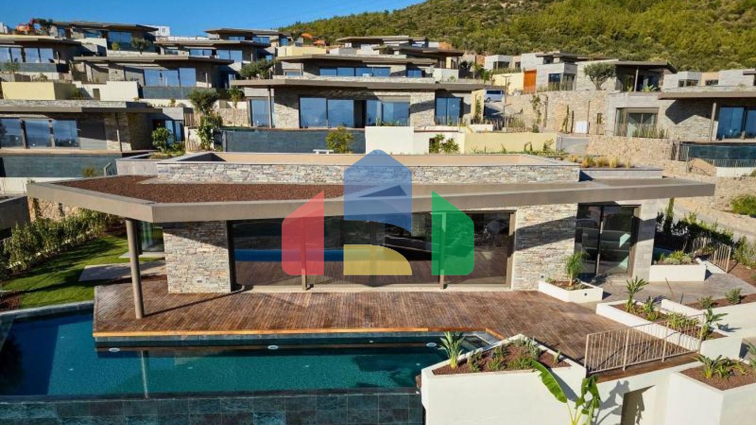 Вилла 5+2 с видом на море в Бодрум