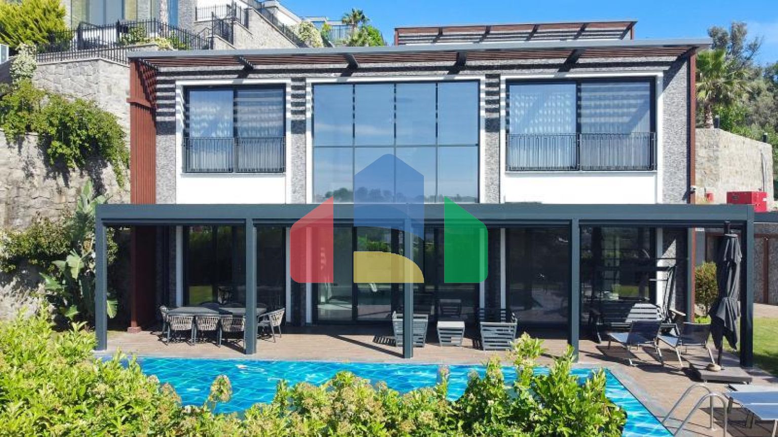 Вилла 5+1 с видом на море в Бодрум