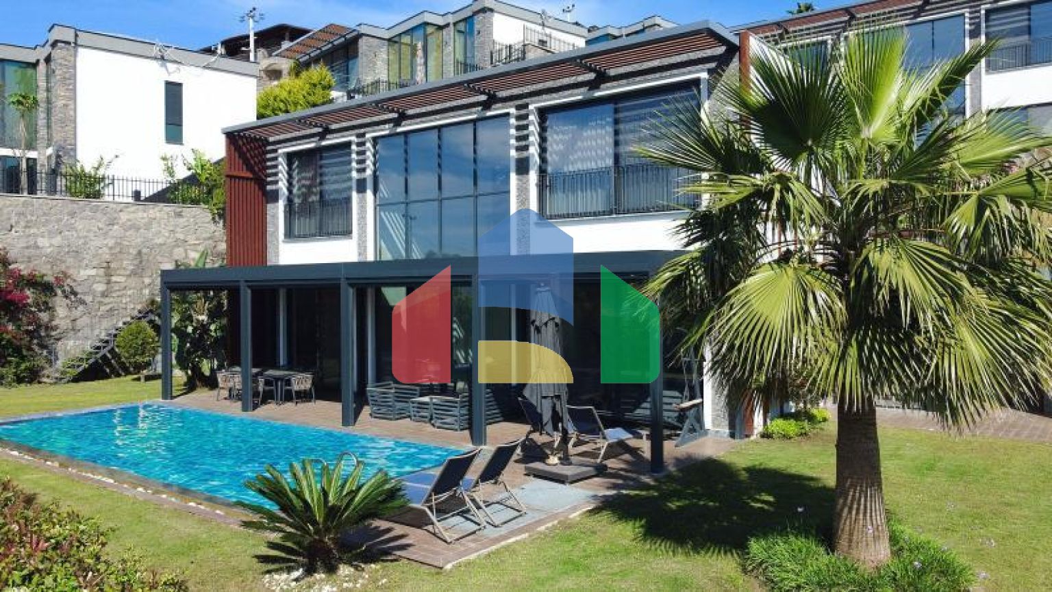 Вилла 5+1 с видом на море в Бодрум