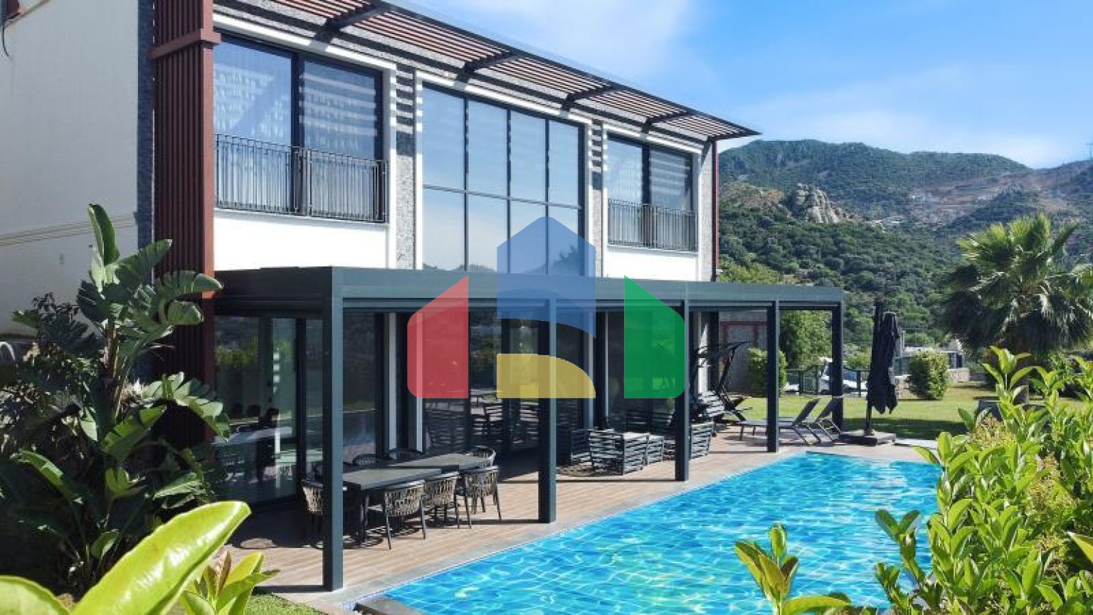 Вилла 5+1 с видом на море в Бодрум