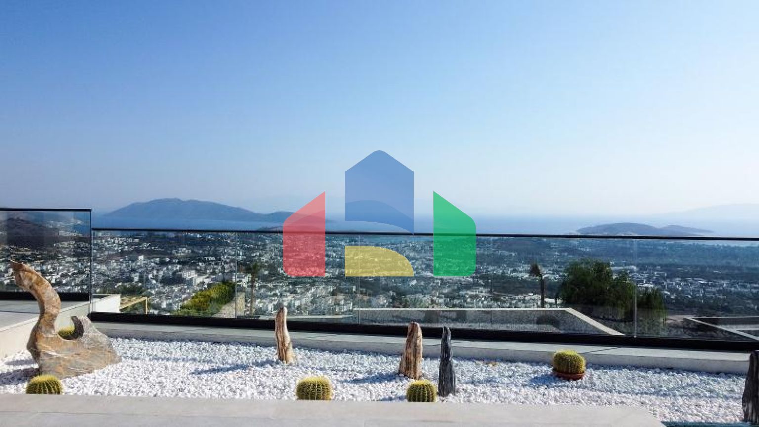 Вилла 7+2 с видом на море в Бодрум