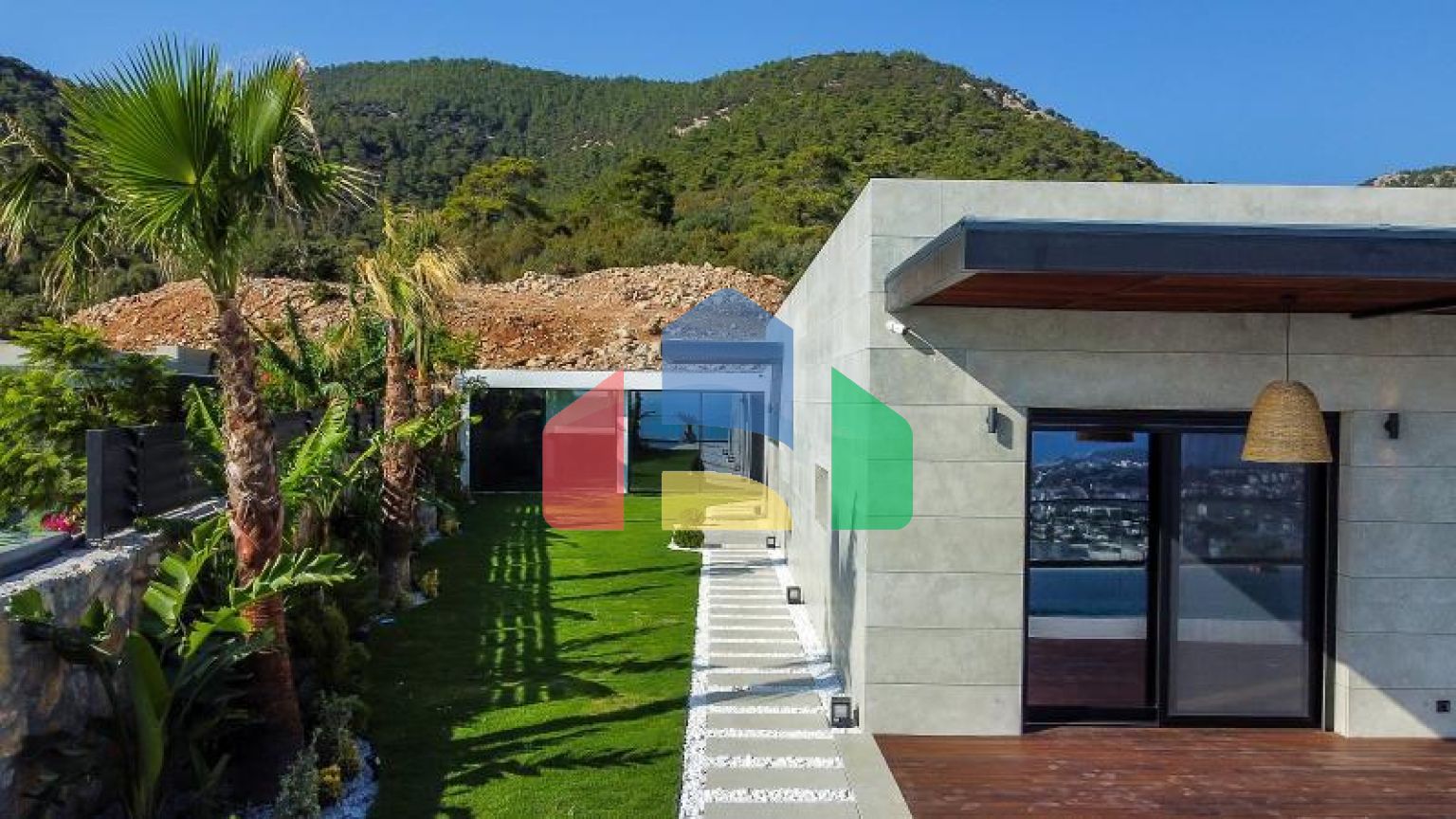 Вилла 7+2 с видом на море в Бодрум