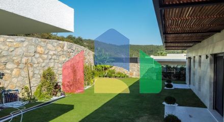 Вилла 7+2 с видом на море в Бодрум